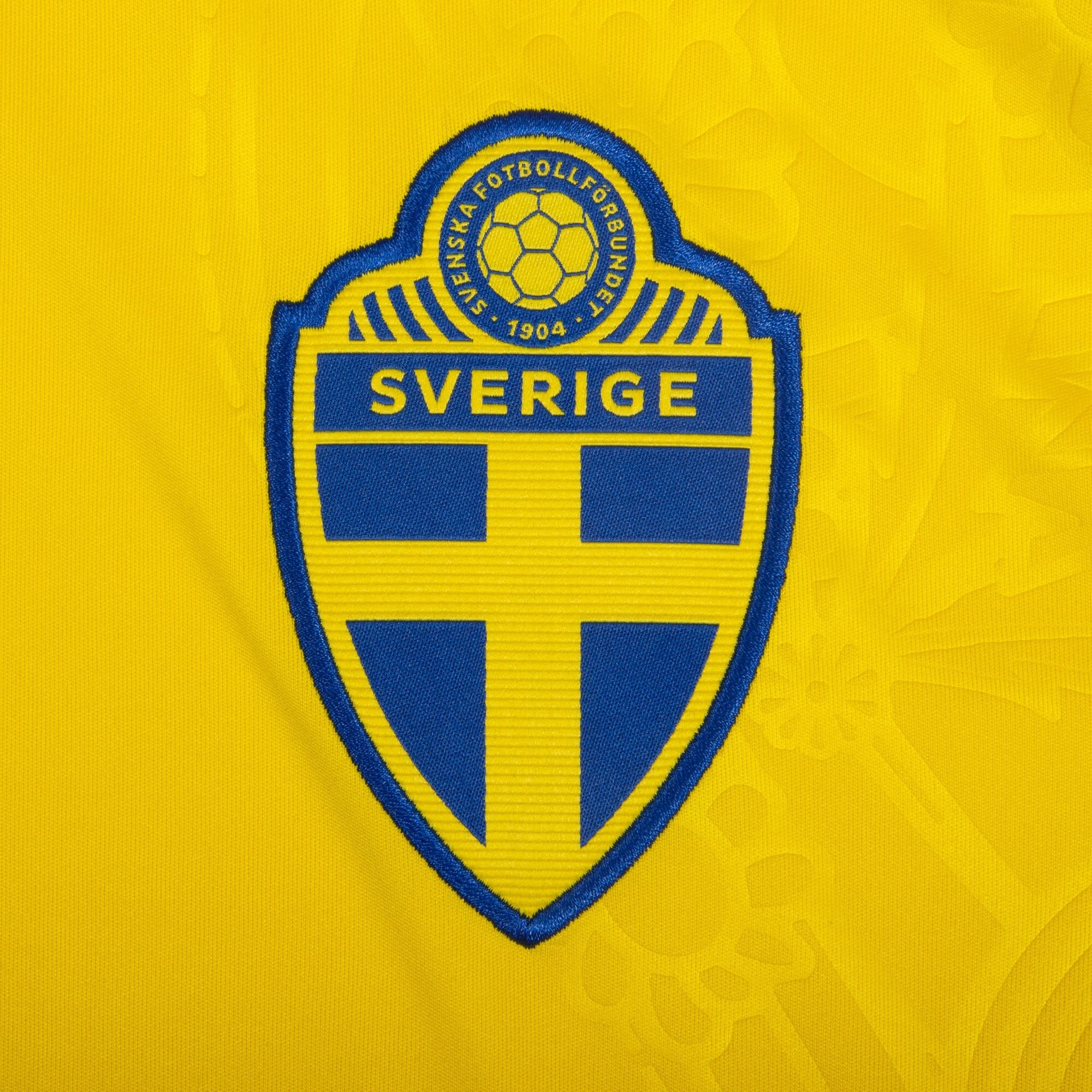 Sweden Home Györkeres 17 Fan Jersey Shirt 2026-2027 World Cup